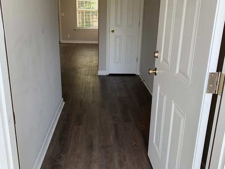 2221 S Rutherford Blvd — Photo 10