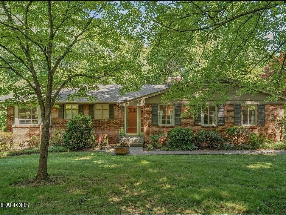 1st image of 1121 Snowdon Dr