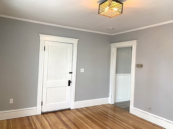 4th image of 58 Salem St #1