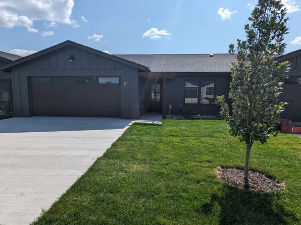 1517 Blaines Way, Spirit Lake, IA 51360