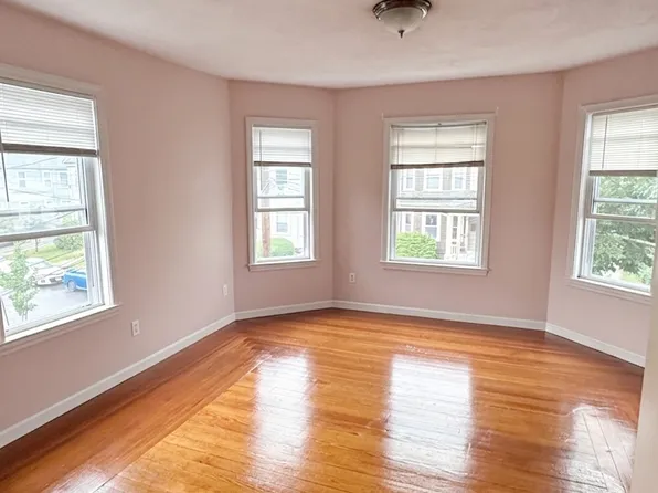 219 Brown St Floor 2, Waltham, MA 02453