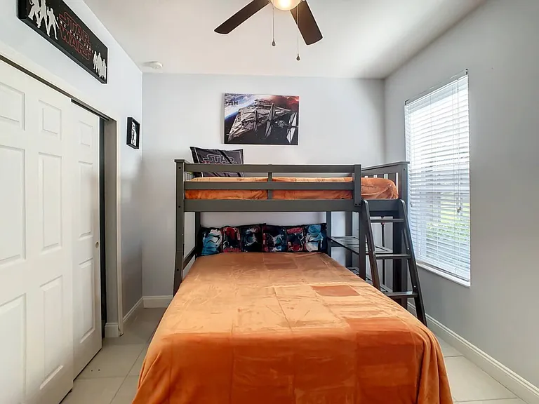 Manesty Ln — Photo 38