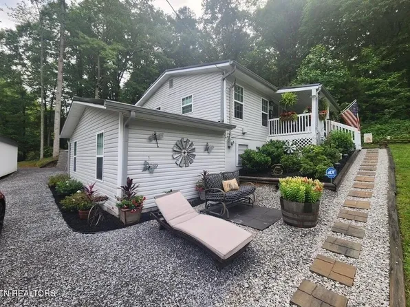 825 County Road 82, Athens, TN 37303