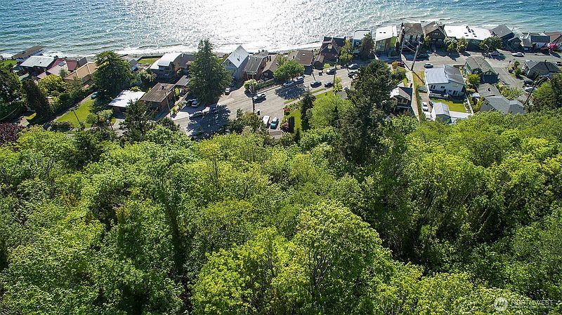 3rd image of 5426 Beach Drive SW
