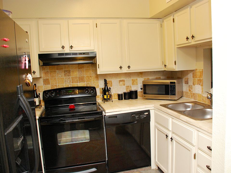 1st image of 3030 Congress Blvd APT 6