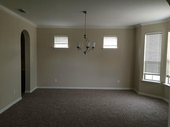 3rd image of 1000 Keats Dr
