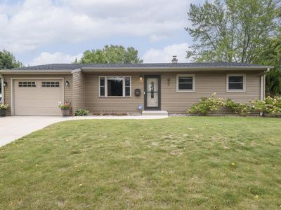 1261 Aldoro DRIVE, Waukesha, WI, 53188