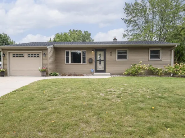 1261 Aldoro DRIVE, Waukesha, WI 53188