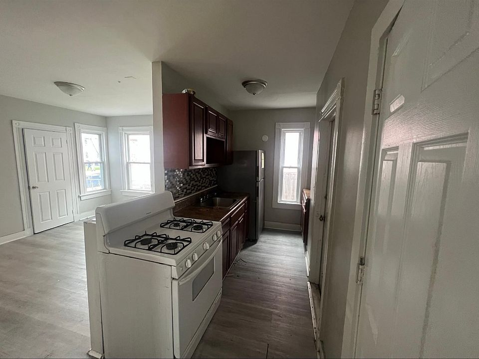 1st image of 92 Carmel St #1