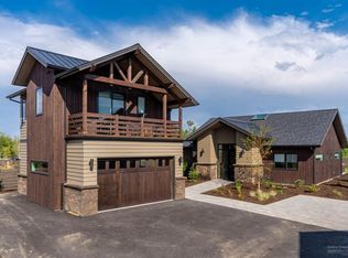 19204 Gateway Loop #16, Bend, OR 97702