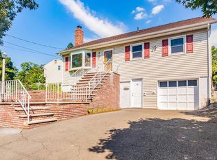 48 Green Rd, West Nyack, NY 10994