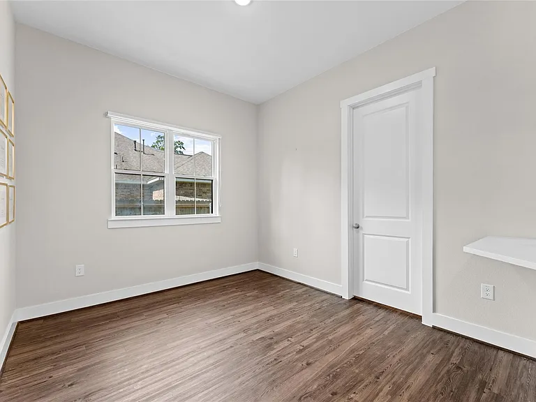 2650 Fountain View St — Photo 14