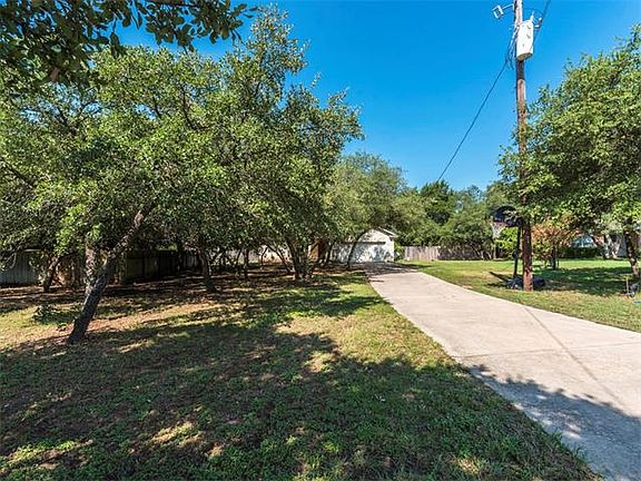3rd image of 109 Pebbles Dr
