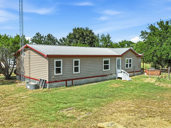 5th image of 100 Shady Oaks Dr
