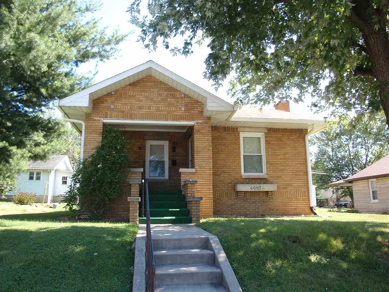 604 T St photo 1