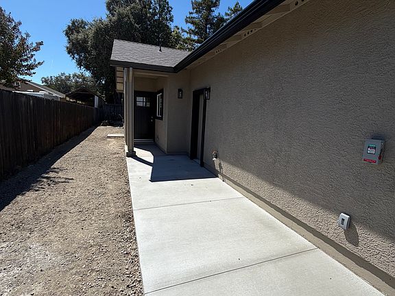 2nd image of 5350 Alonzo Rd #B