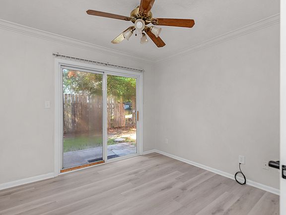 4th image of 131 Bayou View Dr APT D