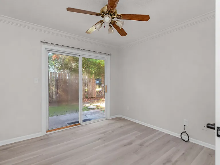 131 Bayou View Dr #D — Photo 4
