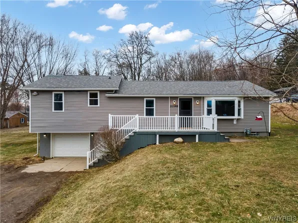 2098 Langford Rd, North Collins, NY 14111