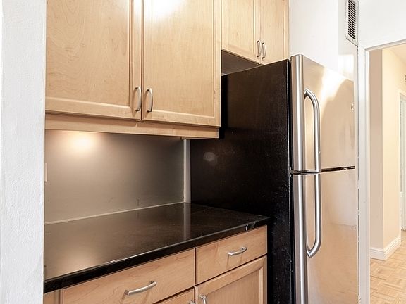 3rd image of 201 E 87th St APT 10C