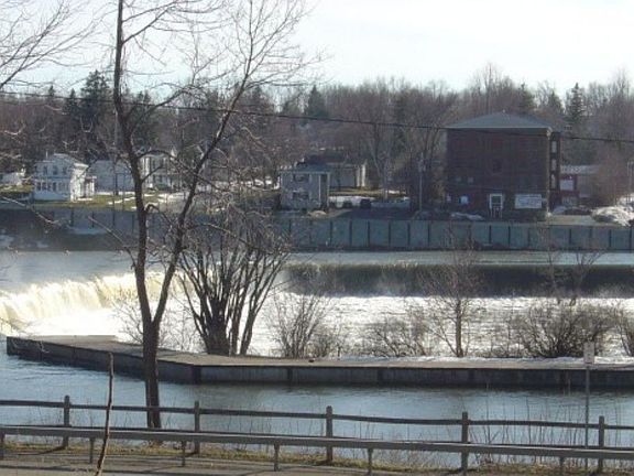 Oswego River, watch the Salmon