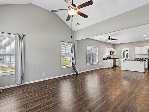 3rd image of 150 Smith Glen Dr