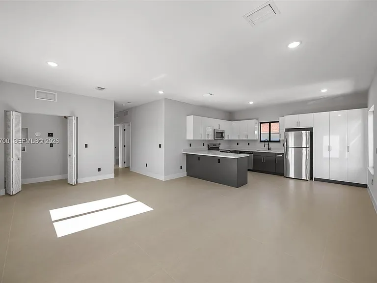 601 NW 3rd Ave #A — Photo 4