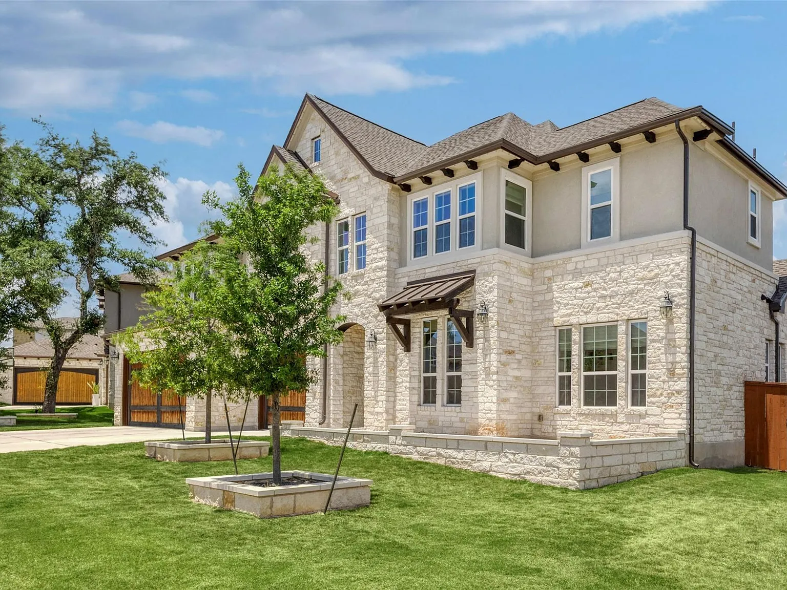 5 bed, 4.0 bath, 3766 sqft, $4,600 — Photo 3
