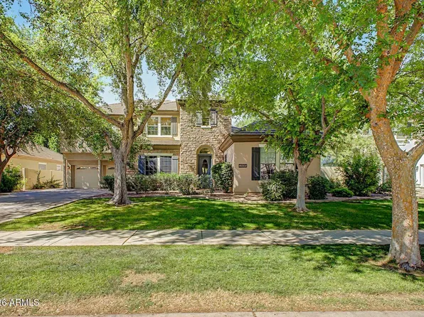 2886 E WASHINGTON Avenue, Gilbert, AZ 85234