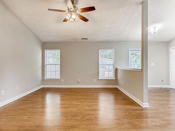 2nd image of 961 Ashland Ave