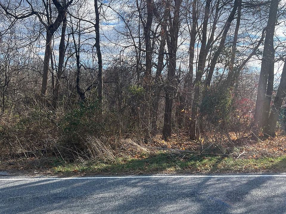 2nd image of 140 Reeser Hill Rd