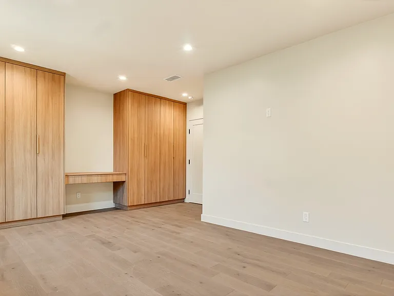 4819 Genesta Ave — Photo 31