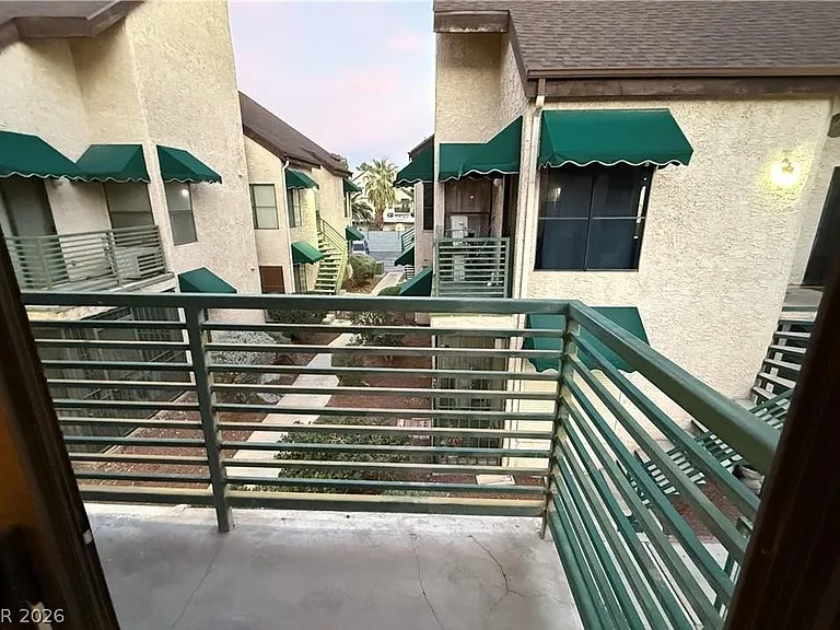 460 Elm Dr #204 — Photo 22