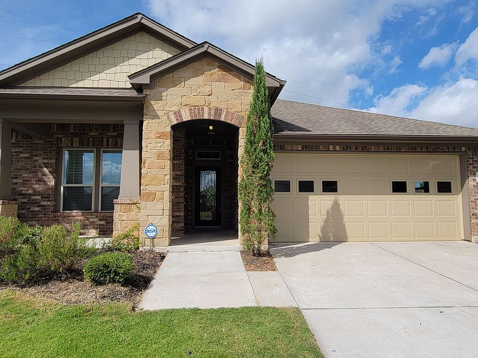 1st image of 105 Headwaters Dr