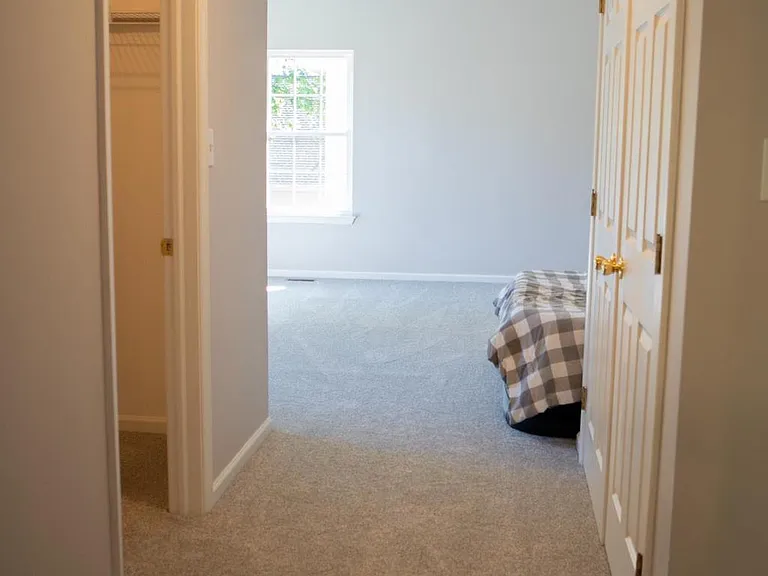 102 Thomas Ln — Photo 45