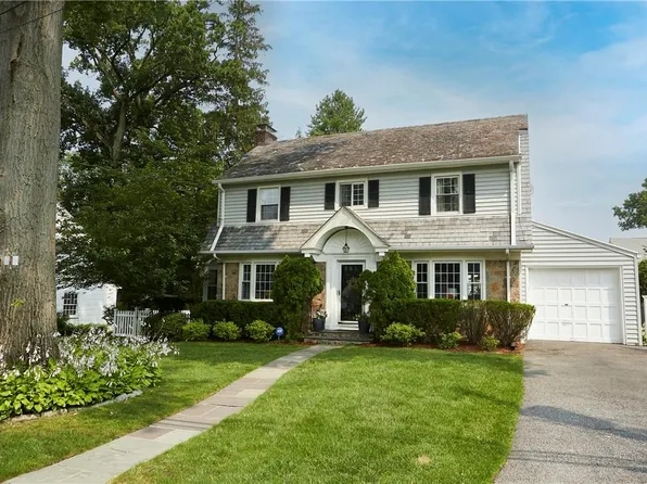 135 Rosehill Avenue, New Rochelle, NY 10804