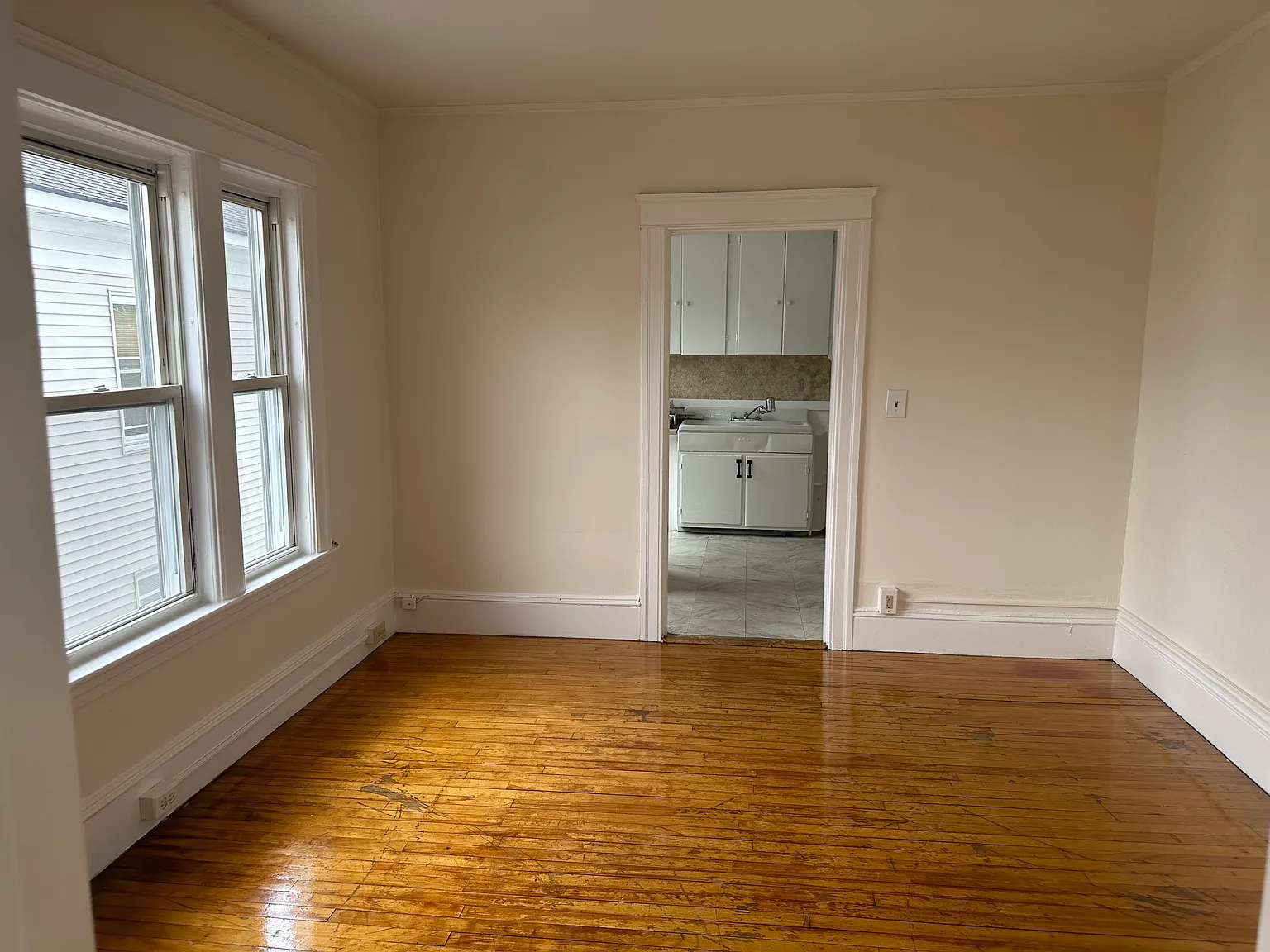 3 bed, 1000 sqft, $1,850 — Photo 3