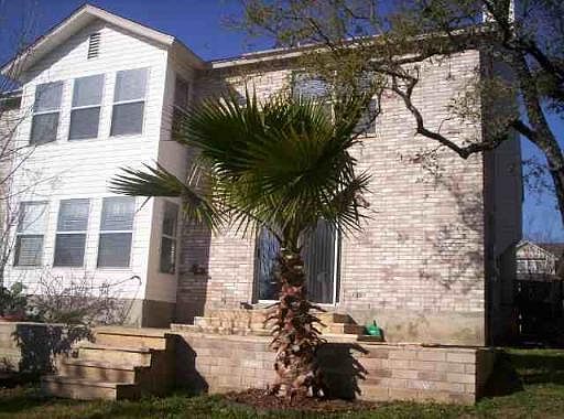 4th image of 1311 N PECAN STATION
