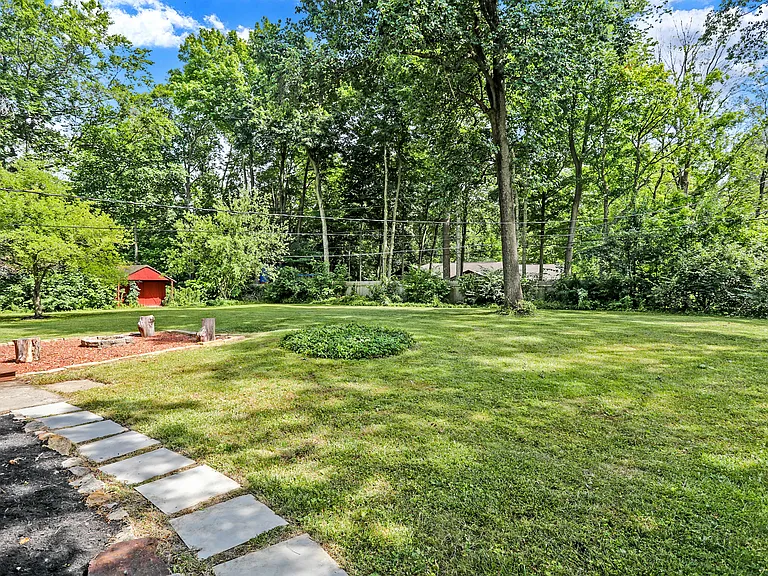 3315 Beech Dr — Photo 36