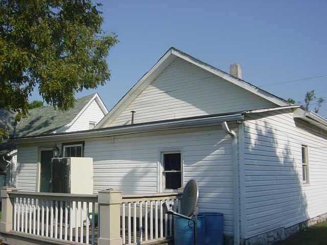 2nd image of 219 Grove St