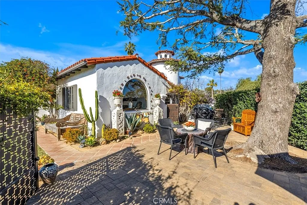 5 bed, 2520 sqft, $6,500 — Photo 3