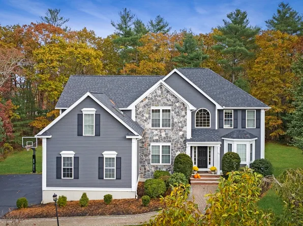 239 Webster Woods Ln, North Andover, MA 01845
