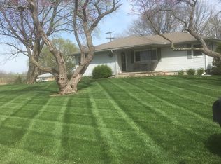 15644 Maple St, Basehor, KS 66007