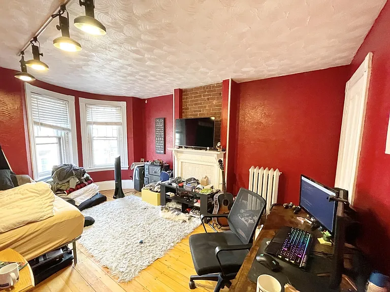 18 Warwick St — Photo 6