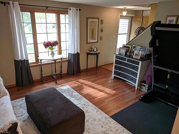2nd image of 3057 Stockbridge Dr