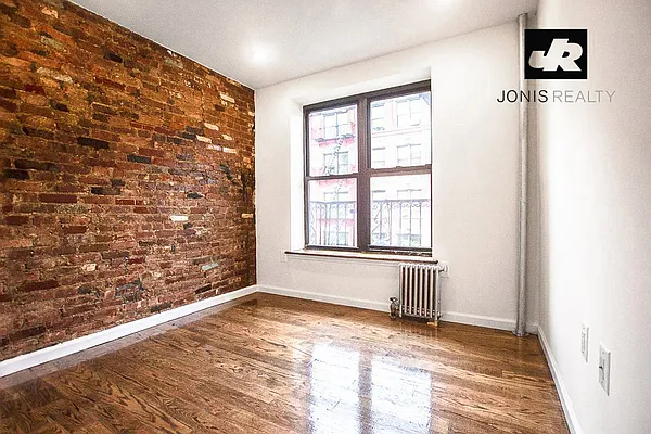 Rented by Jonis Realty | media 7