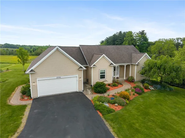 2992 Gildersleeve Rd, Marion, NY 14505