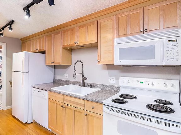 4th image of 148 S Emerson St APT 305