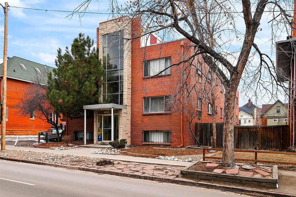 Downing Apartments — Photo 2
