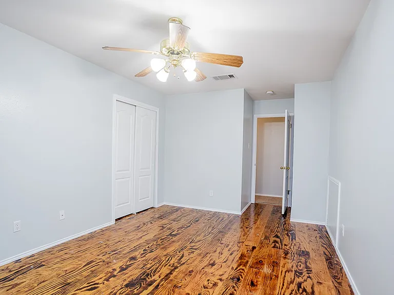 115 Brazos Ln — Photo 22